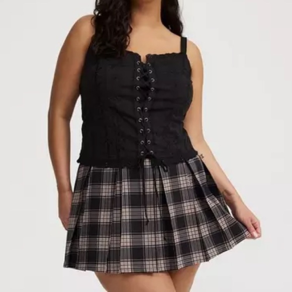 Torrid High-Rise Box-Pleat Skort size 3